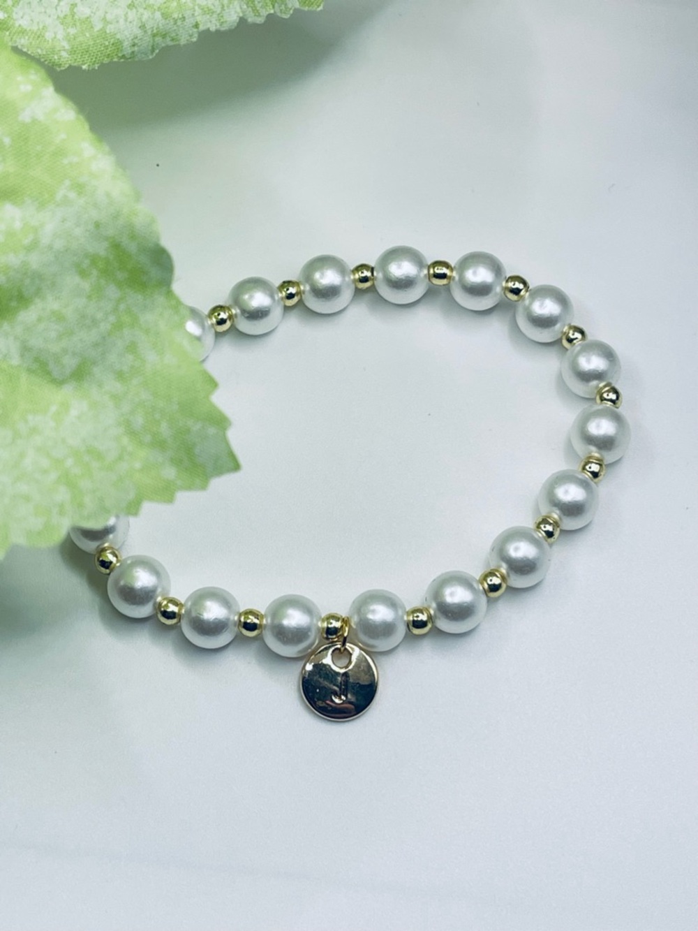 Classic White Pearl and Gold stainless steel Bead Stretch Bracelet